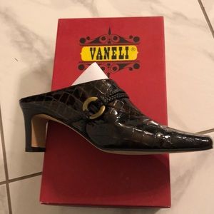 Vaneli Karmakis Brown Croc Leather Mule 9.5m NIB